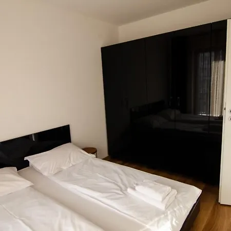 Garden Apartment *